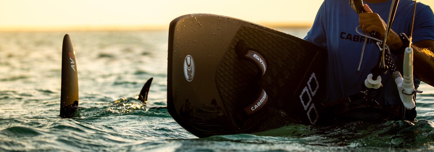 foil board kite cabrinha av8 na vode wndsurfing karlin a poutka